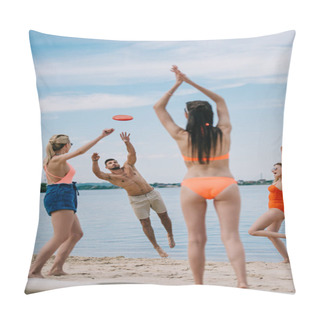 Personality  Happy Young People Playing With Flying Disc On Sandy Beach Pillow Covers
