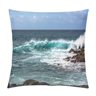 Personality  Waves At Keoniloa Bay, Kauai, Hawaii Pillow Covers