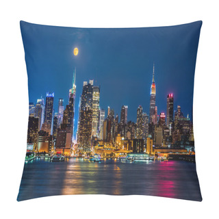Personality  Super Moon Above New York Skyline. Pillow Covers