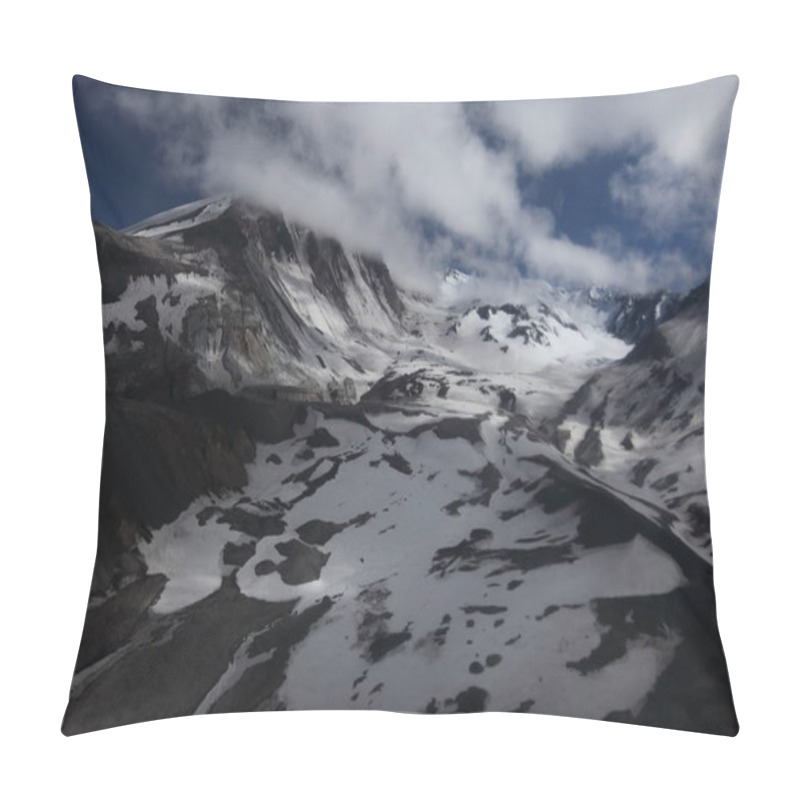 Personality  Aerial Image  Mt. Saint Helens Volcano, Washington, USA Pillow Covers