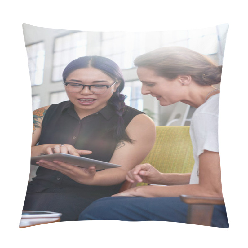 Personality  Business Women Using Digital Tablet Pillow Covers