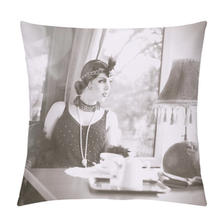 Personality  Find Similar  Get A Comp  Save To LightboxRetro Woman 1920s - 19 Pillow Covers