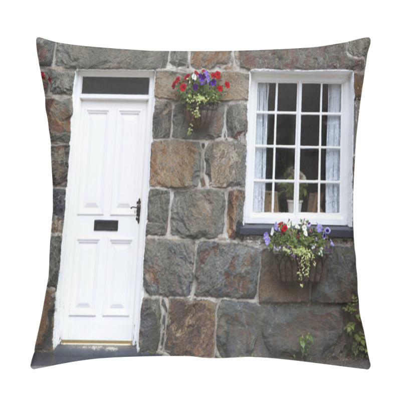Personality  Welsh cottage detail pillow covers