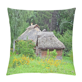 Personality  Ancient Hut And Barn With A Straw Roof Pillow Covers