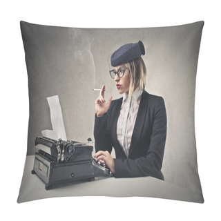 Personality  Woman Typing And Smoking Pillow Covers