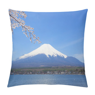 Personality  Mt.Fuji At Lake Yamanaka, Japan Pillow Covers