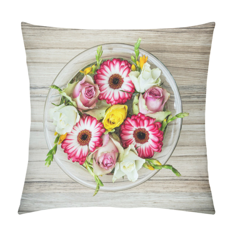 Personality  Arangement with roses and gerberas flowers in the glass bowl wit pillow covers