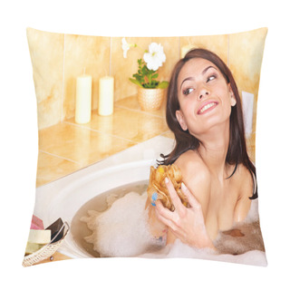 Personality  Woman Bathing In Bathroom Pillow Covers