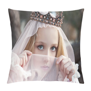 Personality  Close Portrait Of The Girl Enchantress In The Crown With A Face Covered With A Veil And Charming Big Eyes Pillow Covers