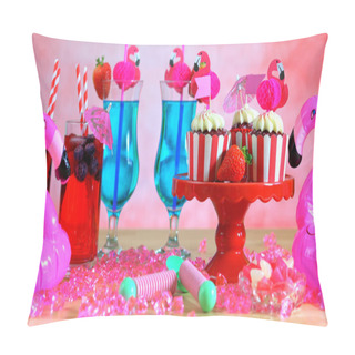 Personality  Summer Party Table With Pink Flamingo Theme Pillow Covers