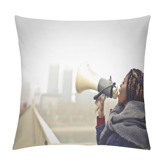 Personality  Black Woman With Megaphone Pillow Covers