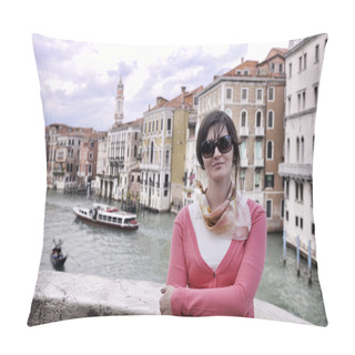 Personality  Beautiful Woman In Venice Pillow Covers