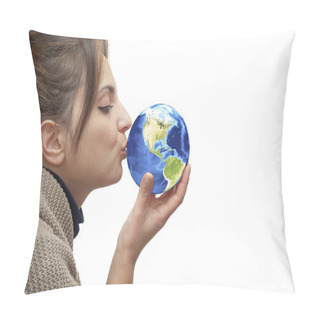 Personality  Woman Kisses The World Pillow Covers