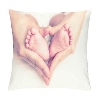 Personality  Baby Feet In The Mother Hands Pillow Covers