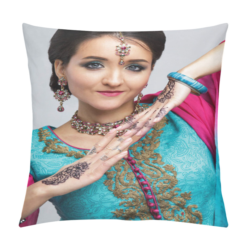 Personality  Portrait Of Beautiful Smiling Indian Girl. Young Indian Woman Model With Traditional Jewelry Set . Indian Costume Saree Pillow Covers