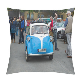 Personality  Microcars BMW Isetta 250 Pillow Covers
