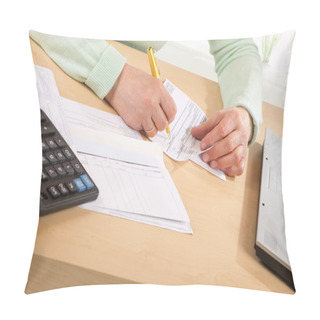 Personality  Mature Woman Fill In Receipt Pillow Covers