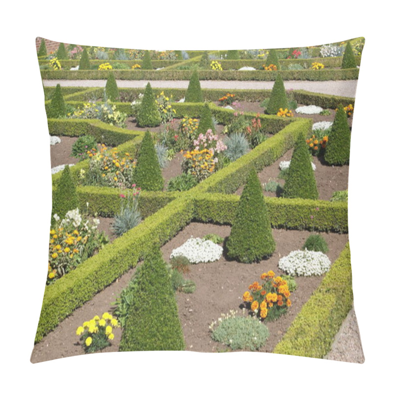 Personality  Garden art. garden design pillow covers