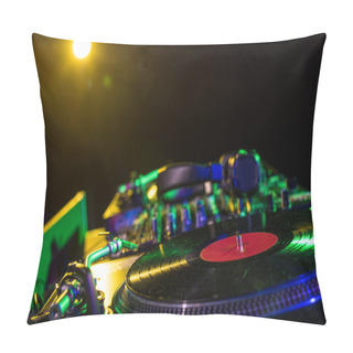 Personality  Sound Mixer And Vinyl Pillow Covers