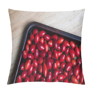 Personality  Rosehip Berries On A Baking Tray Pillow Covers