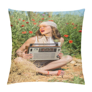 Personality  Beautiful Girl In A Summer Field Pillow Covers