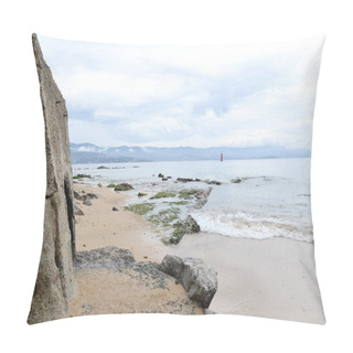 Personality  Beautiful Rocks By The Beach Pillow Covers