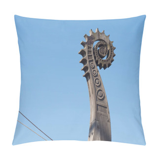 Personality  Wooden Nose Of The Viking Ship Pillow Covers
