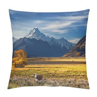 Personality  Mount Cook, Canterbury, New Zealand Pillow Covers