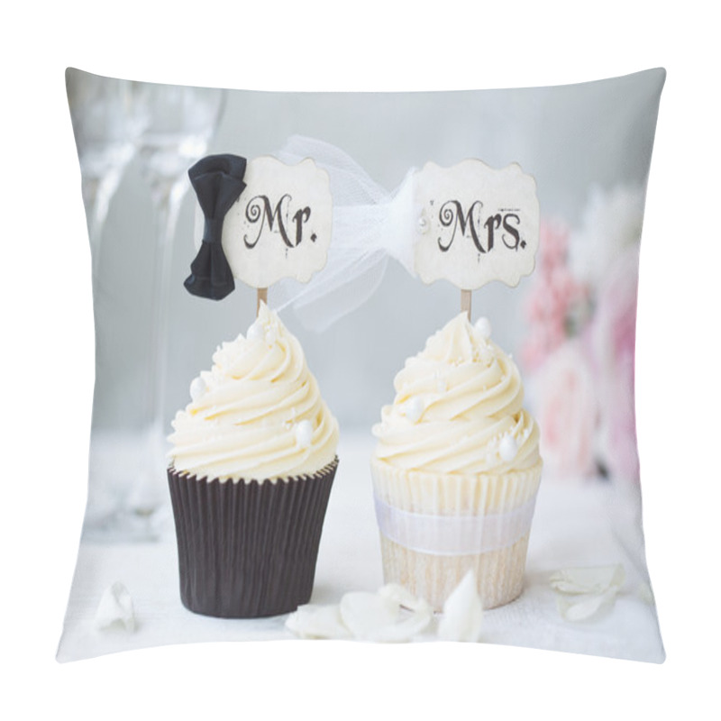 Personality  Bride and groom cupcakes pillow covers