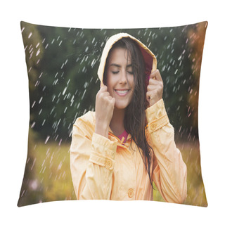 Personality  Natural Female Beauty In Autumn Rain Pillow Covers