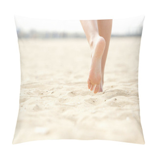 Personality  Woman Barefoot Walking On Beach Pillow Covers