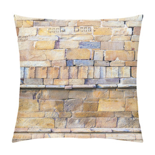 Personality  Stones At The Wall Of Qutub Minar Tower, The Tallest Brick Minar Pillow Covers