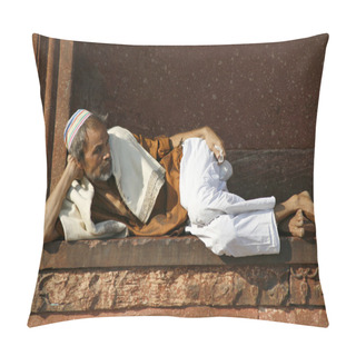 Personality  Old Man Relaxing At Jama Masjid, Delhi, India Pillow Covers
