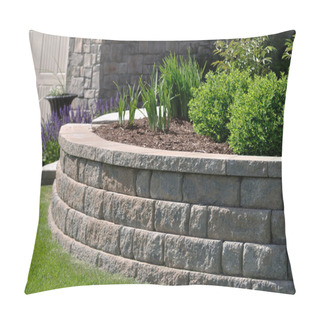 Personality  Retaining Wall Pillow Covers