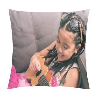 Personality  Happy Smiling Girl Learning To Play The Ukulele Pillow Covers