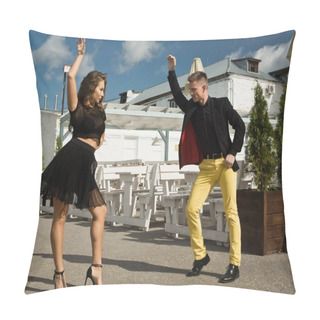 Personality  Couple Of Dancers Dancing Bachata On A City Street Pillow Covers
