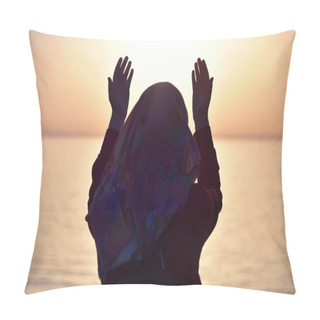 Personality  Pretty Young Businesswoman, Teacher Or Mentor Coach Speaking To  Pillow Covers