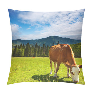 Personality Grazing Cow Pillow Covers