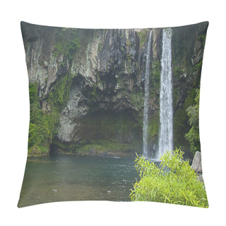 Personality  Close-up Cheonjiyeon Waterfall Is A Waterfall On Jeju Island, So Pillow Covers