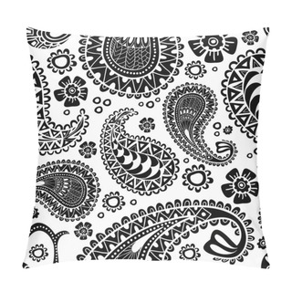 Personality  Paisley, Turkish Cucumber. Black And White Hand-drawn Pattern. V Pillow Covers