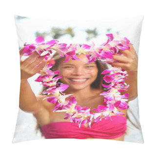 Personality  Hawaii Woman Showing Flower Lei Garland Pillow Covers