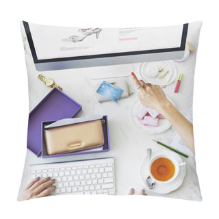 Personality  Women Shopping Online Pillow Covers