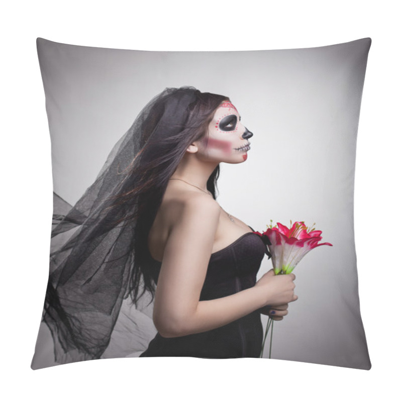 Personality  Dead bride woman in skull face art mask pillow covers