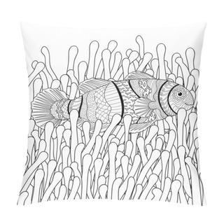 Personality  Clown Fish In Sea Anemones With High Details. Pillow Covers