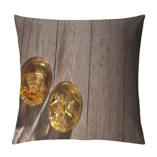 Personality  Glasses Of Whiskey With Ice Pillow Covers