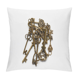 Personality  Top View Of Vintage Keys In Stack On White Background Pillow Covers