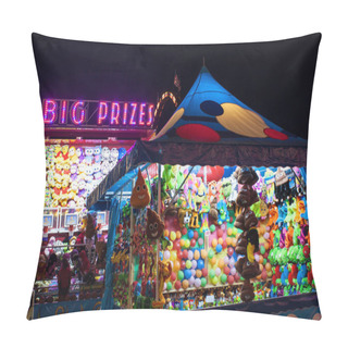 Personality  Big Prizes Sign Lit Up At Night In County Fair Pillow Covers