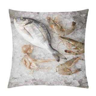 Personality  Top View Of Raw Gilt-head Bream And Prawns On Crushed Ice Pillow Covers