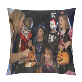Personality  Happy Halloween Party With Children Trick Or Treating Pillow Covers