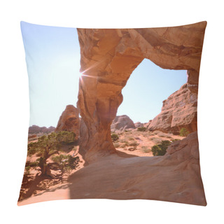 Personality  Sunburst At Pine Tree Arch In Arches National Park Pillow Covers
